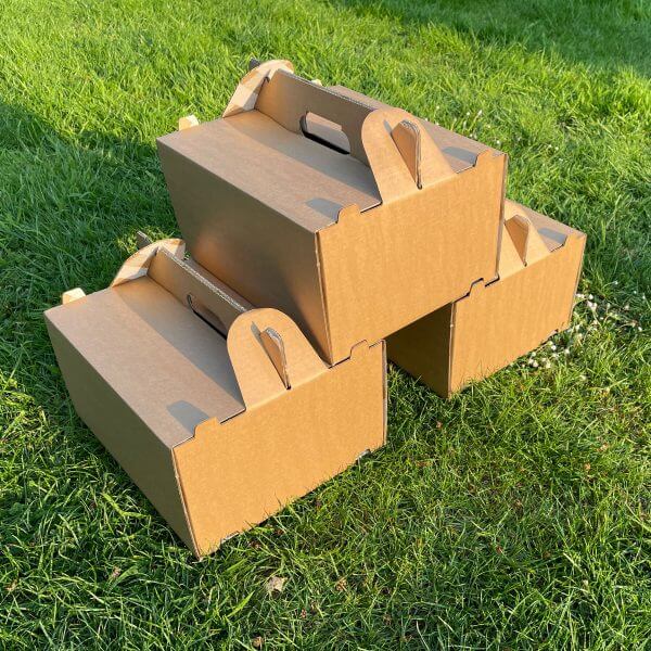 Stackable budget picnic box